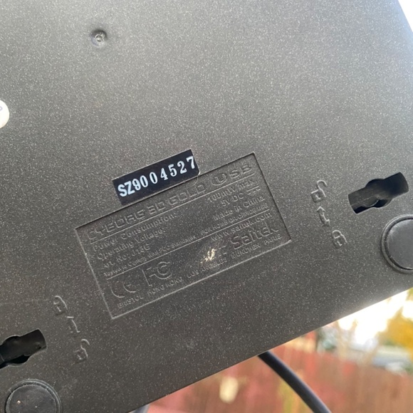 Saitek Cyborg 3D Gold USB Joystick Flight Controller - Picture 2 of 10